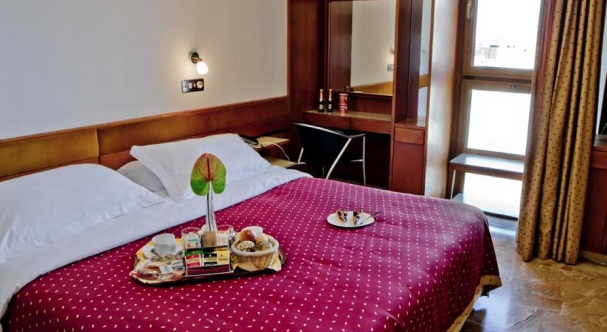 Canova Hotel Милано Екстериор снимка