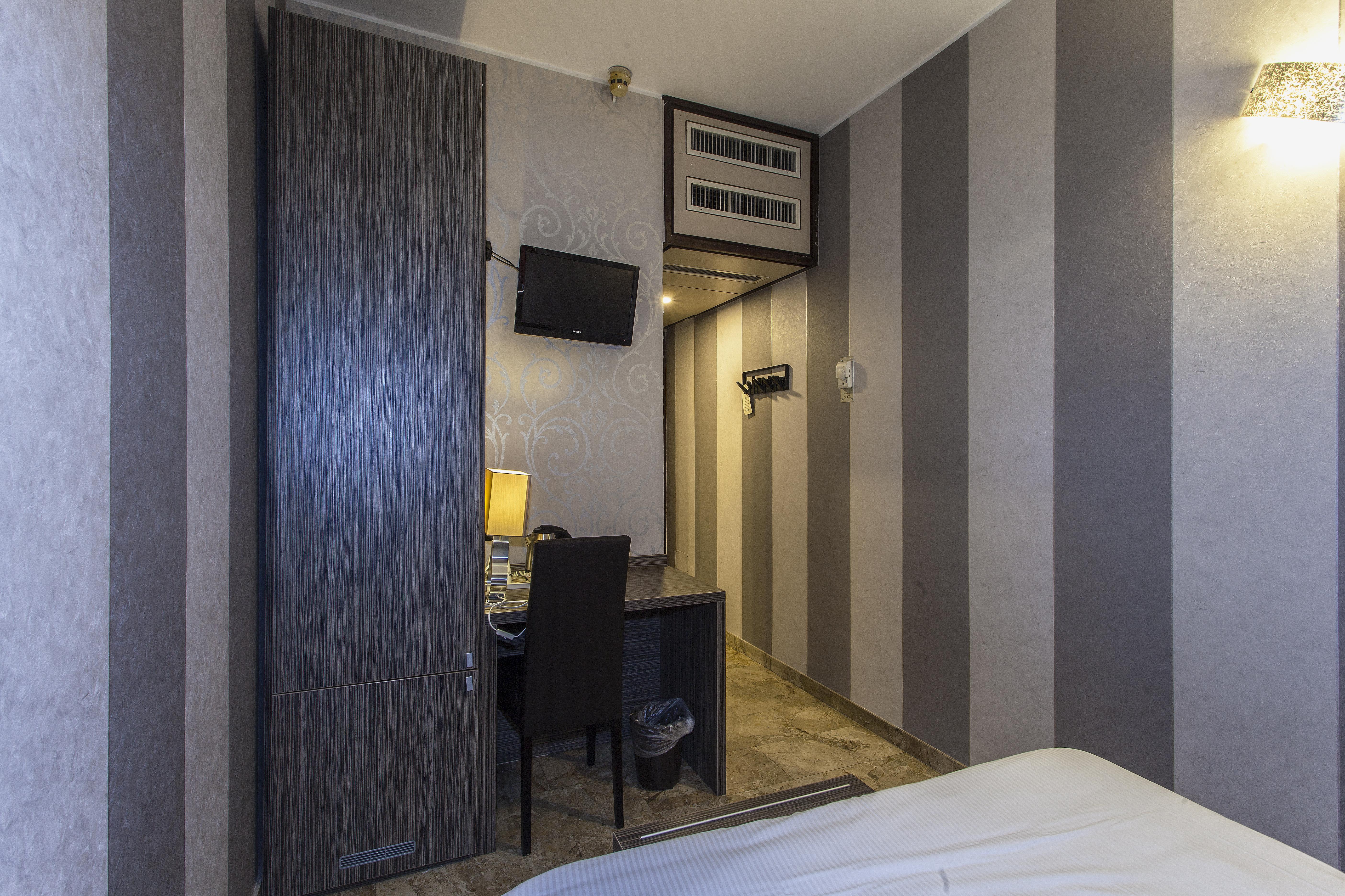 Canova Hotel Милано Екстериор снимка