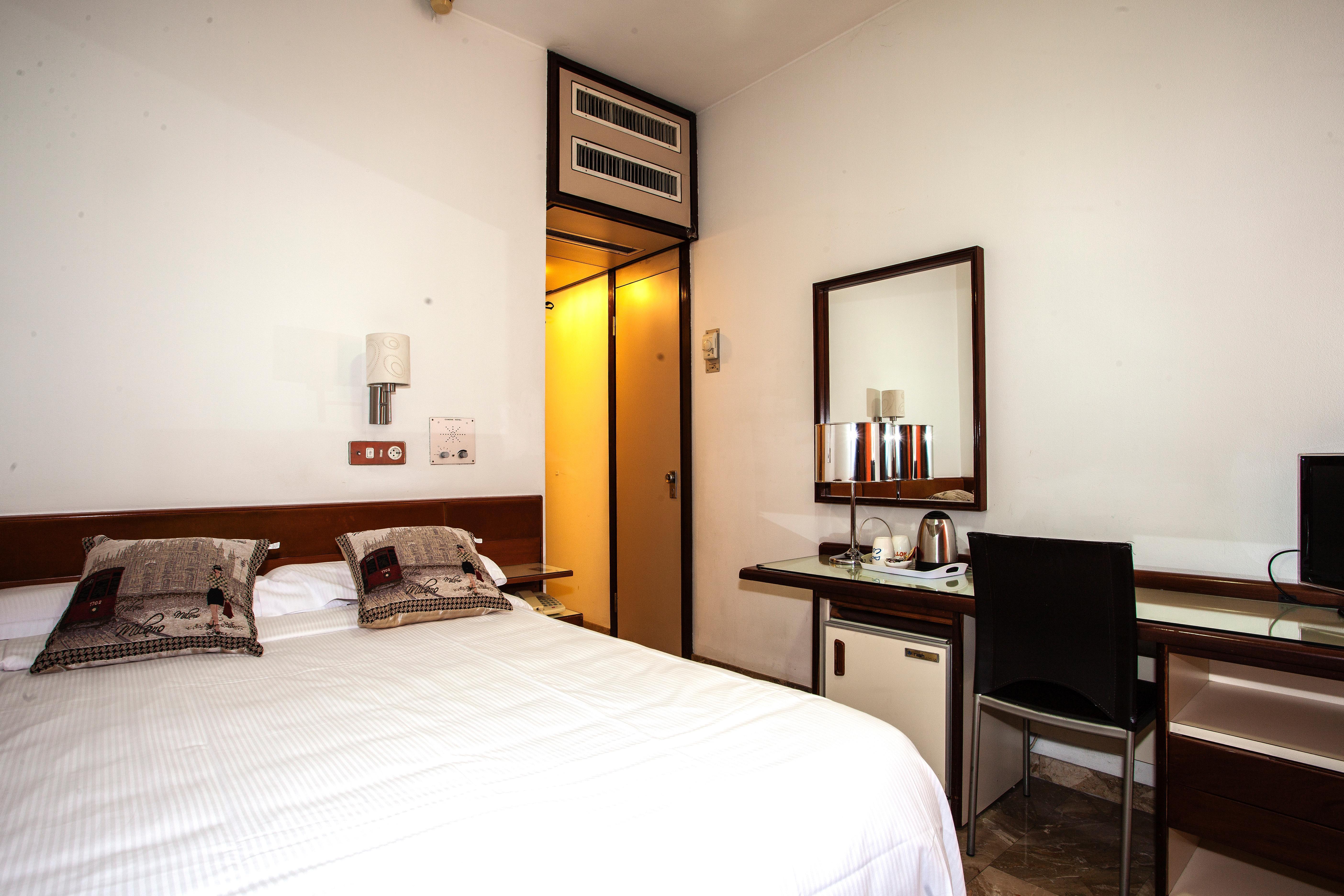 Canova Hotel Милано Екстериор снимка
