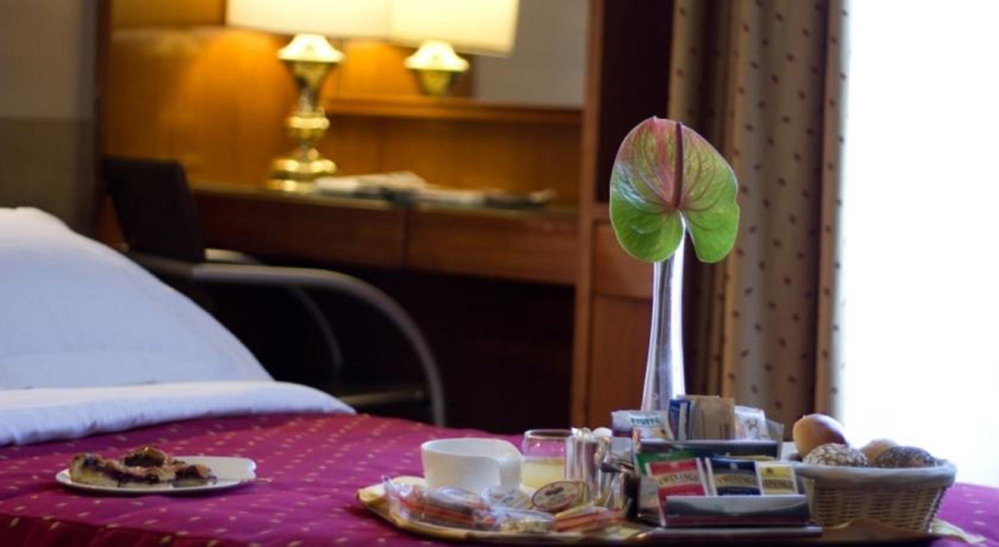 Canova Hotel Милано Екстериор снимка