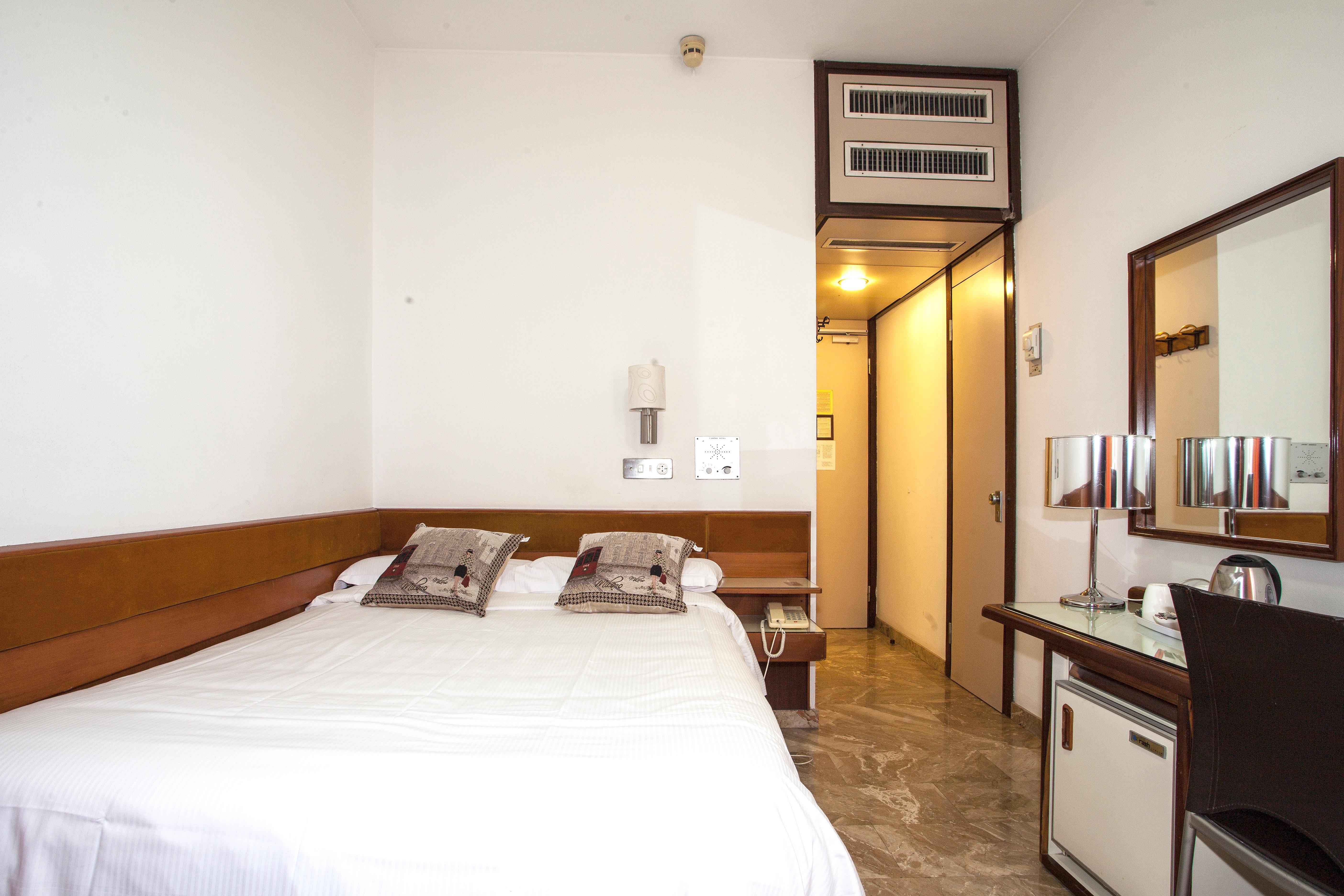 Canova Hotel Милано Екстериор снимка