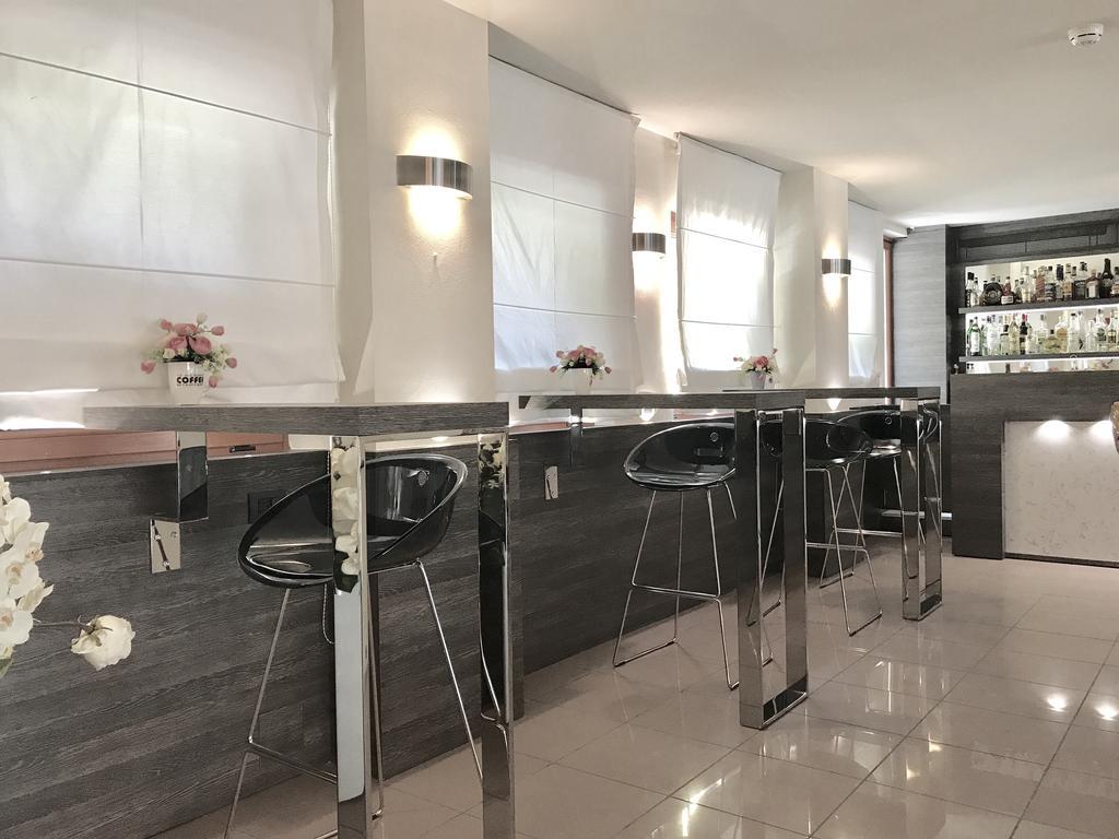 Canova Hotel Милано Екстериор снимка