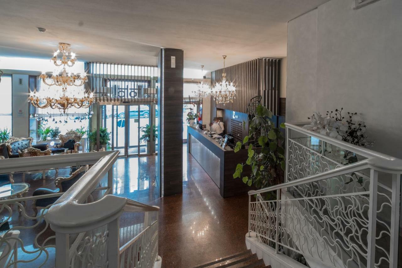 Canova Hotel Милано Екстериор снимка