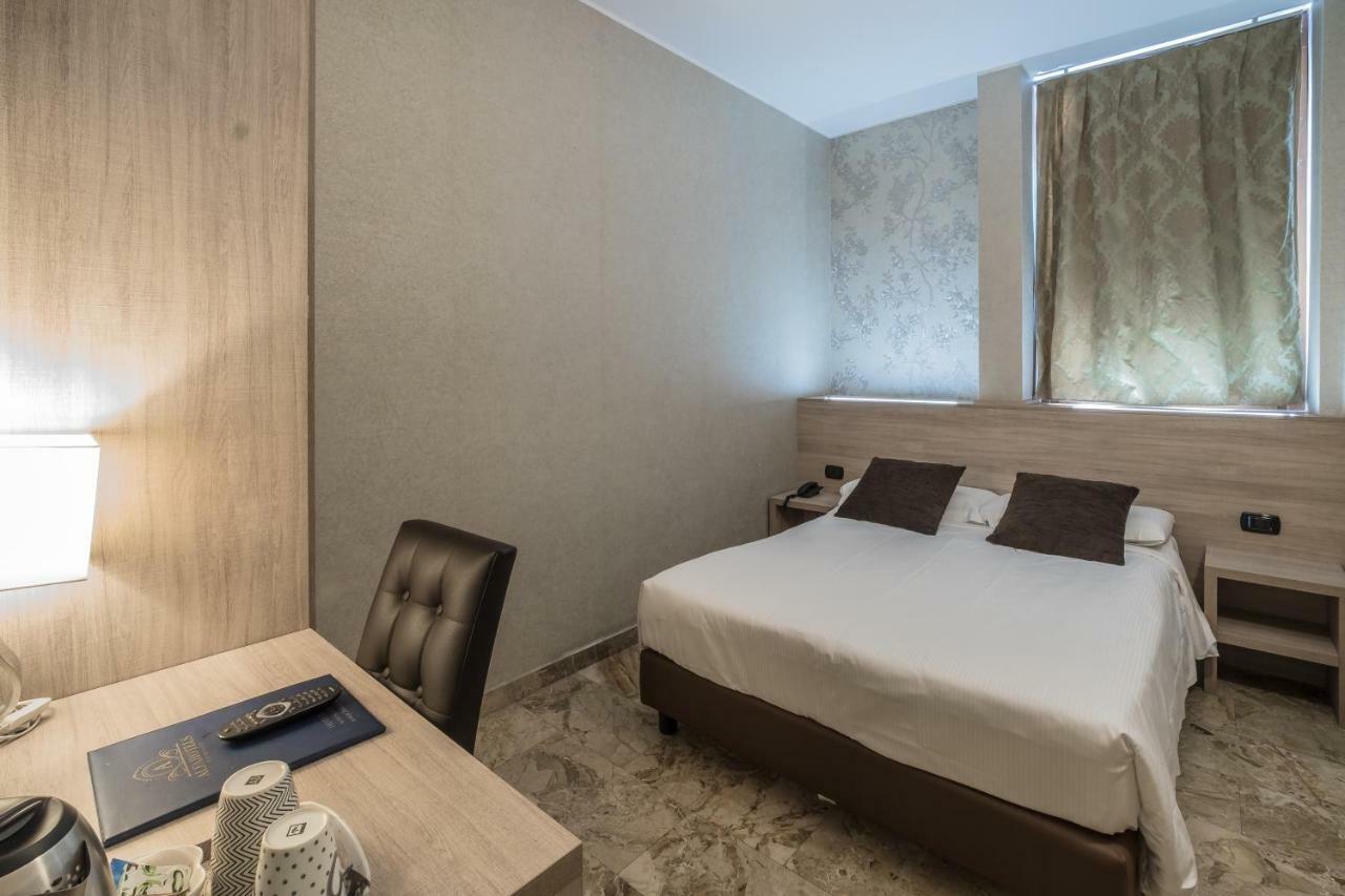Canova Hotel Милано Екстериор снимка